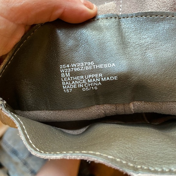 Suede boots. White mountain brand, size 8. - Picture 3 of 7